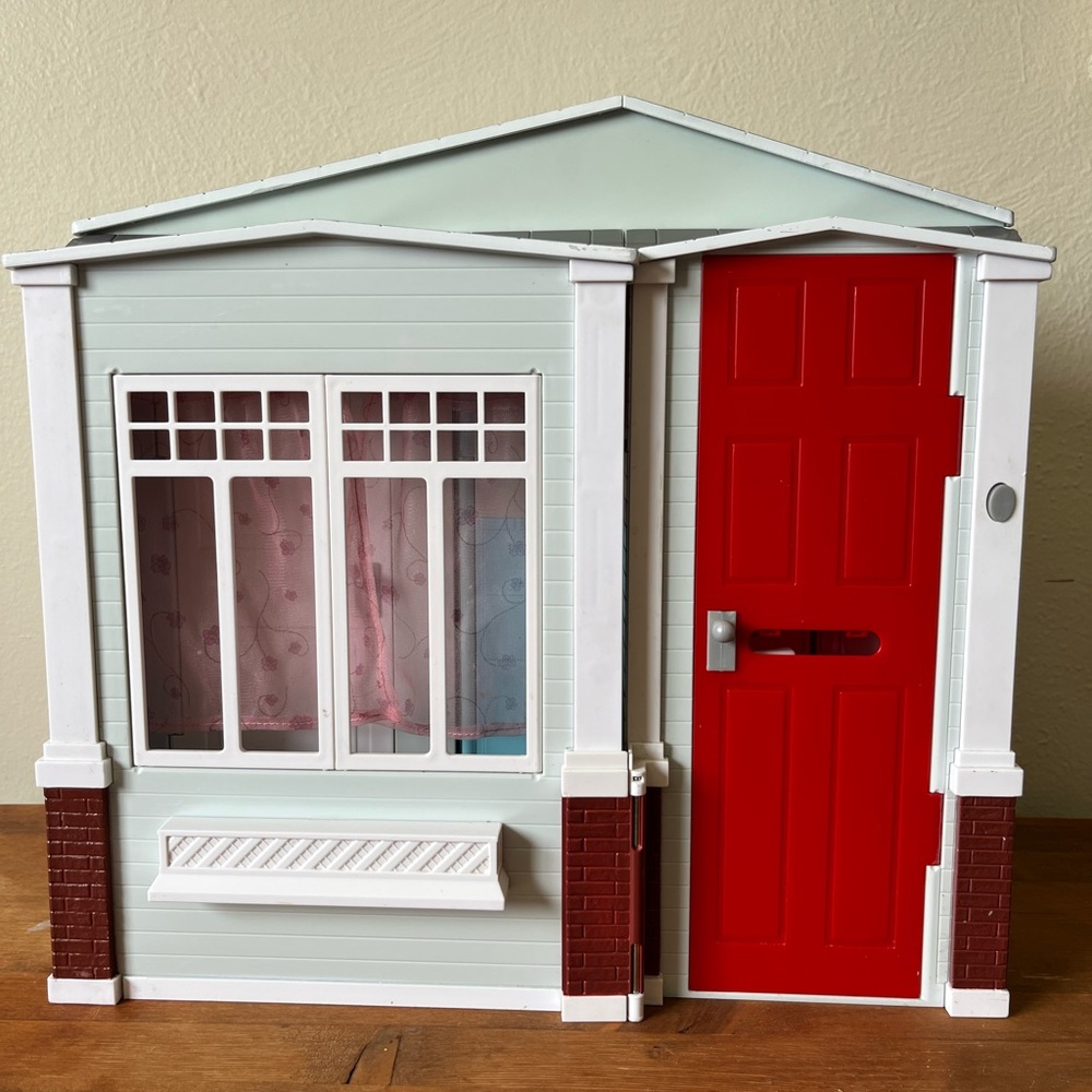 Barbie Totally Real Fold Up Doll House by Mattel